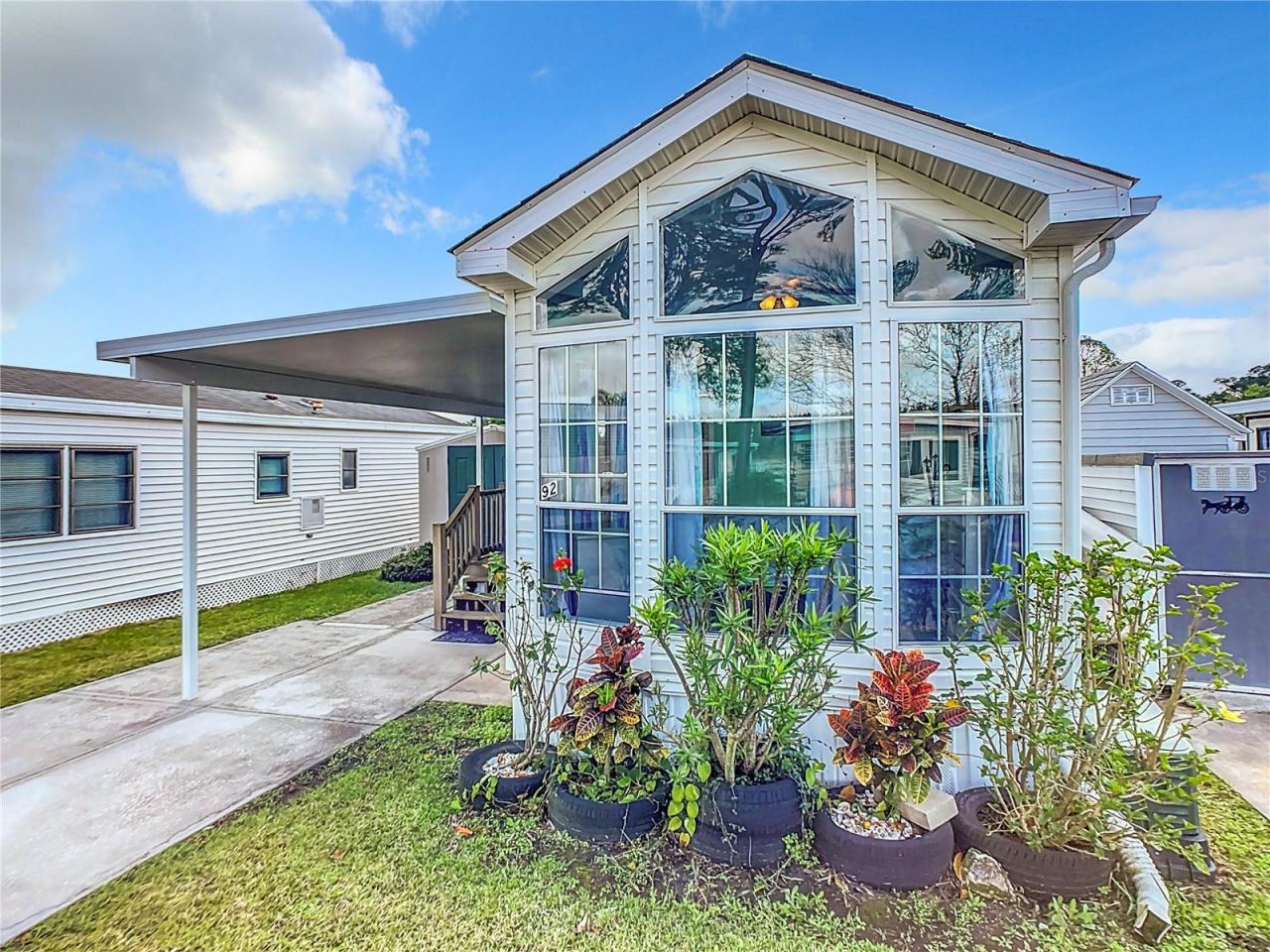 92 Eagle Pt S, Osteen