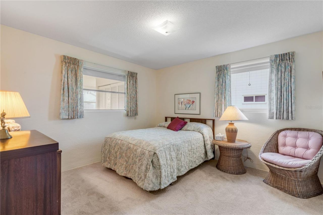 Photo 5 of 535 S Peninsula Ave, New Smyrna Beach, FL 32169