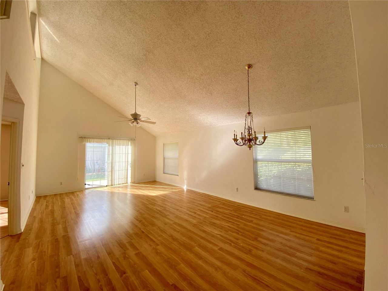 Photo 4 of 101 Braeburn Cir, Daytona Beach, FL 32114