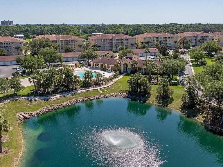 Photo 5 of 800 Canopy Walk Ln #822, Palm Coast, FL 32137