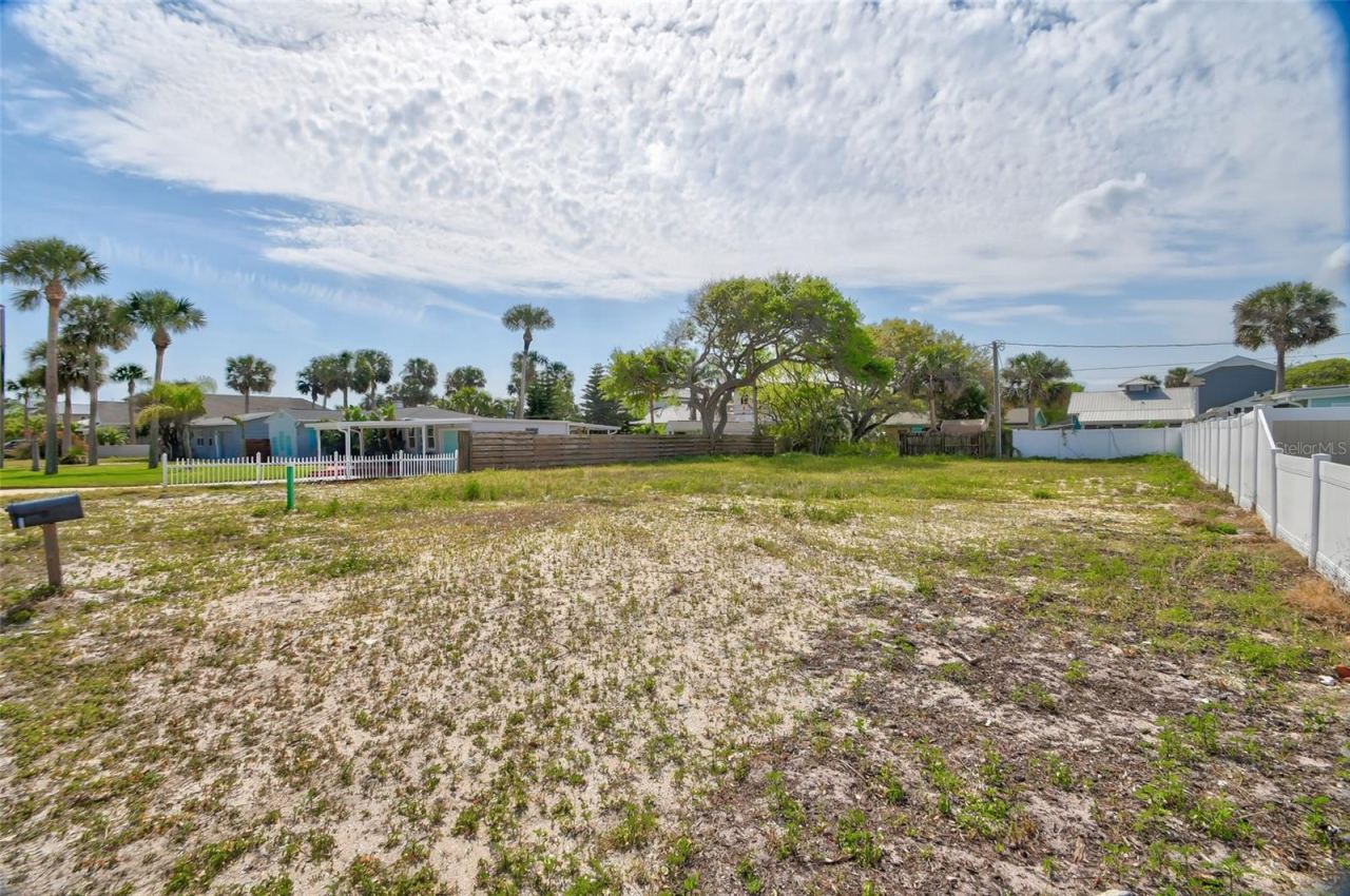 Photo 4 of 209 Normandy Ave, New Smyrna Beach, FL 32169