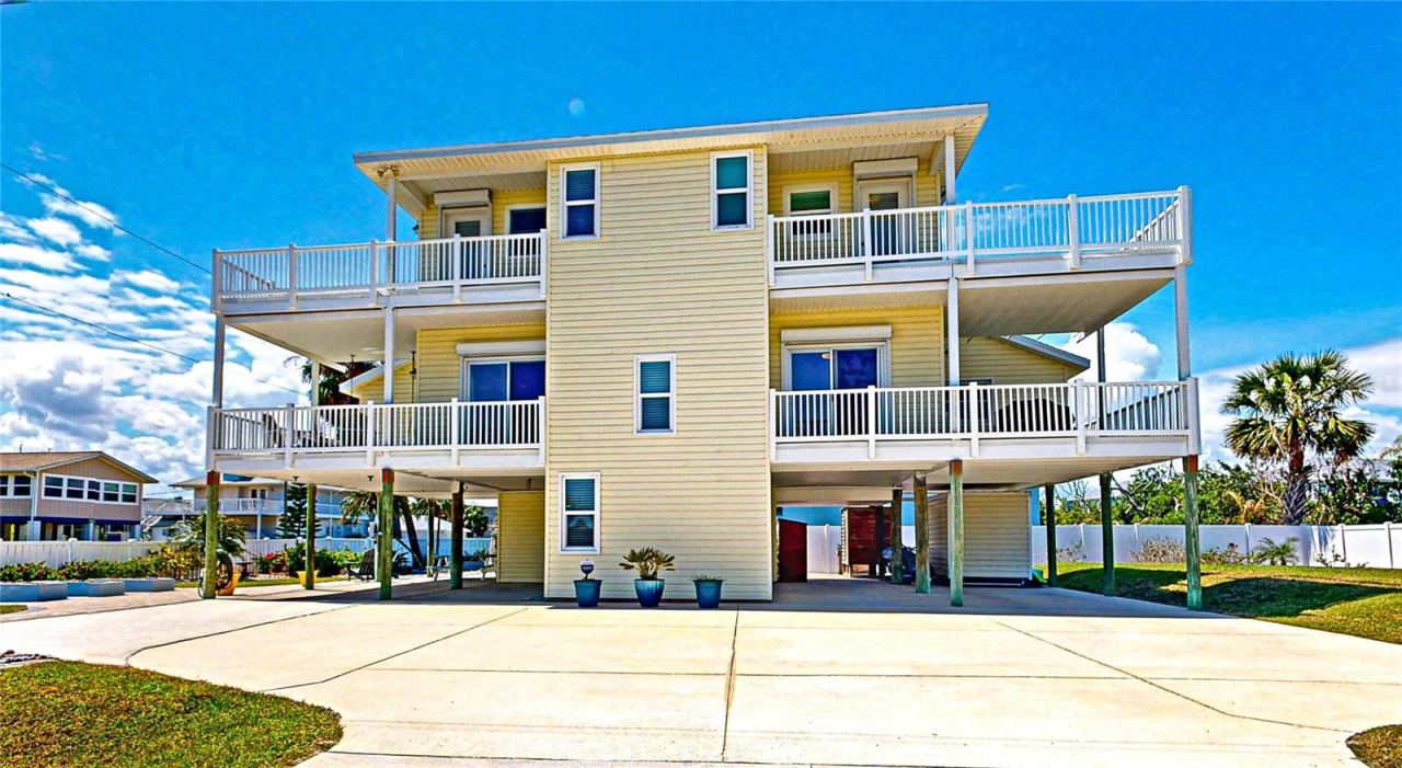 Photo 3 of 23 Moody Dr, Palm Coast, FL 32137