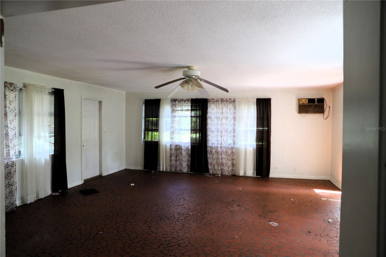 Photo 5 of 21514 Se 69th Ave, Hawthorne, FL 32640