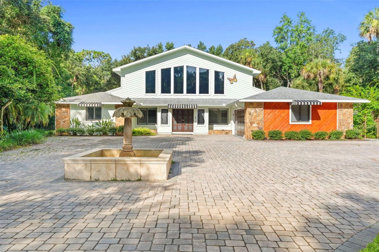 Photo 4 of 550 S Timberlane Dr, New Smyrna Beach, FL 32168