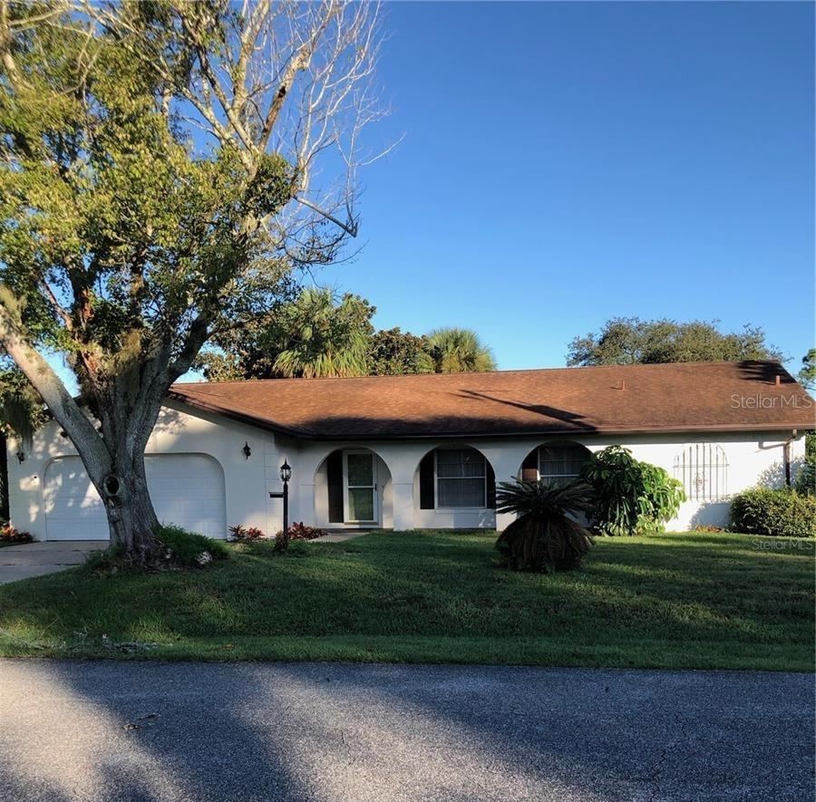 Photo 2 of 12 Ferris Ln, Palm Coast, FL 32137