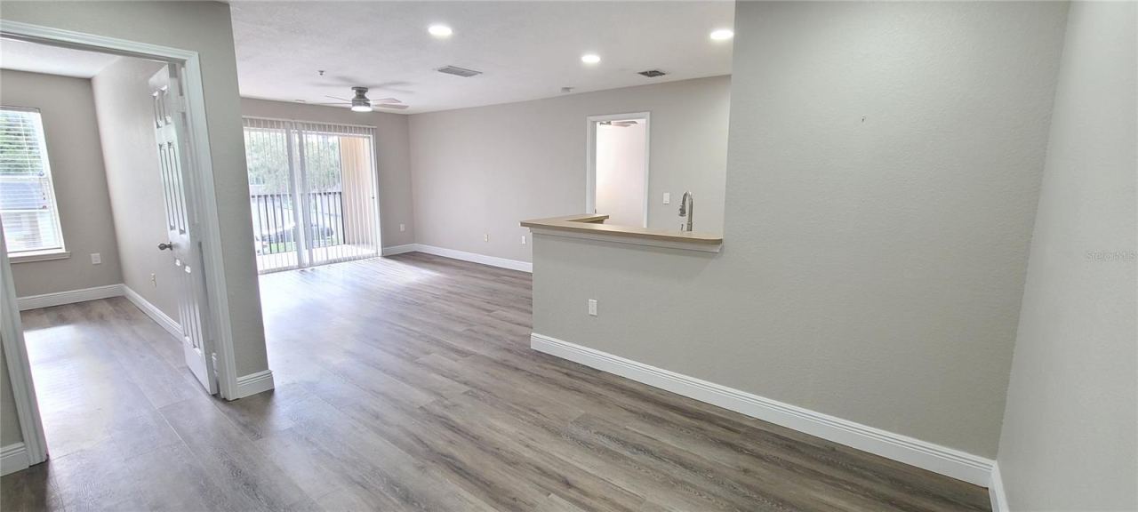 Photo 4 of 940 Village Trl #3-205, Port Orange, FL 32127
