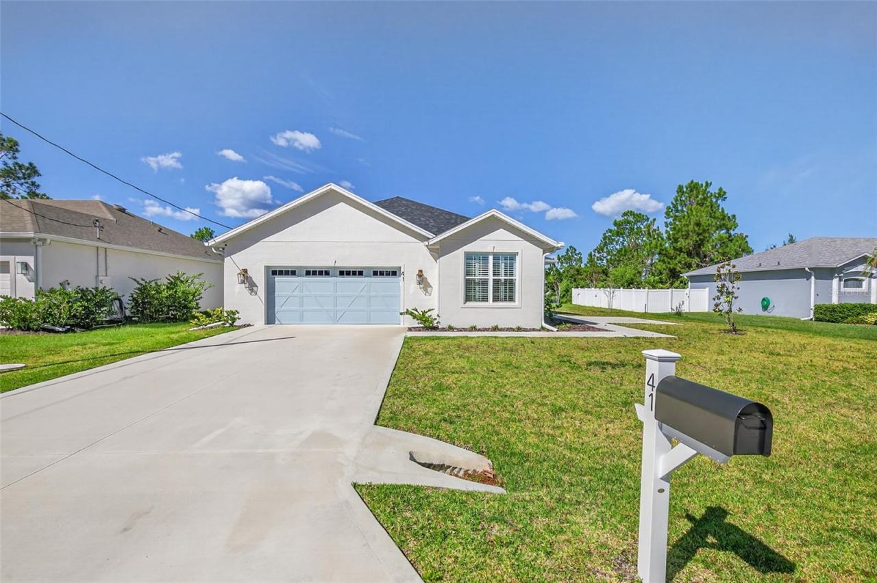 Photo 2 of 41 La Mancha Dr, Palm Coast, FL 32137