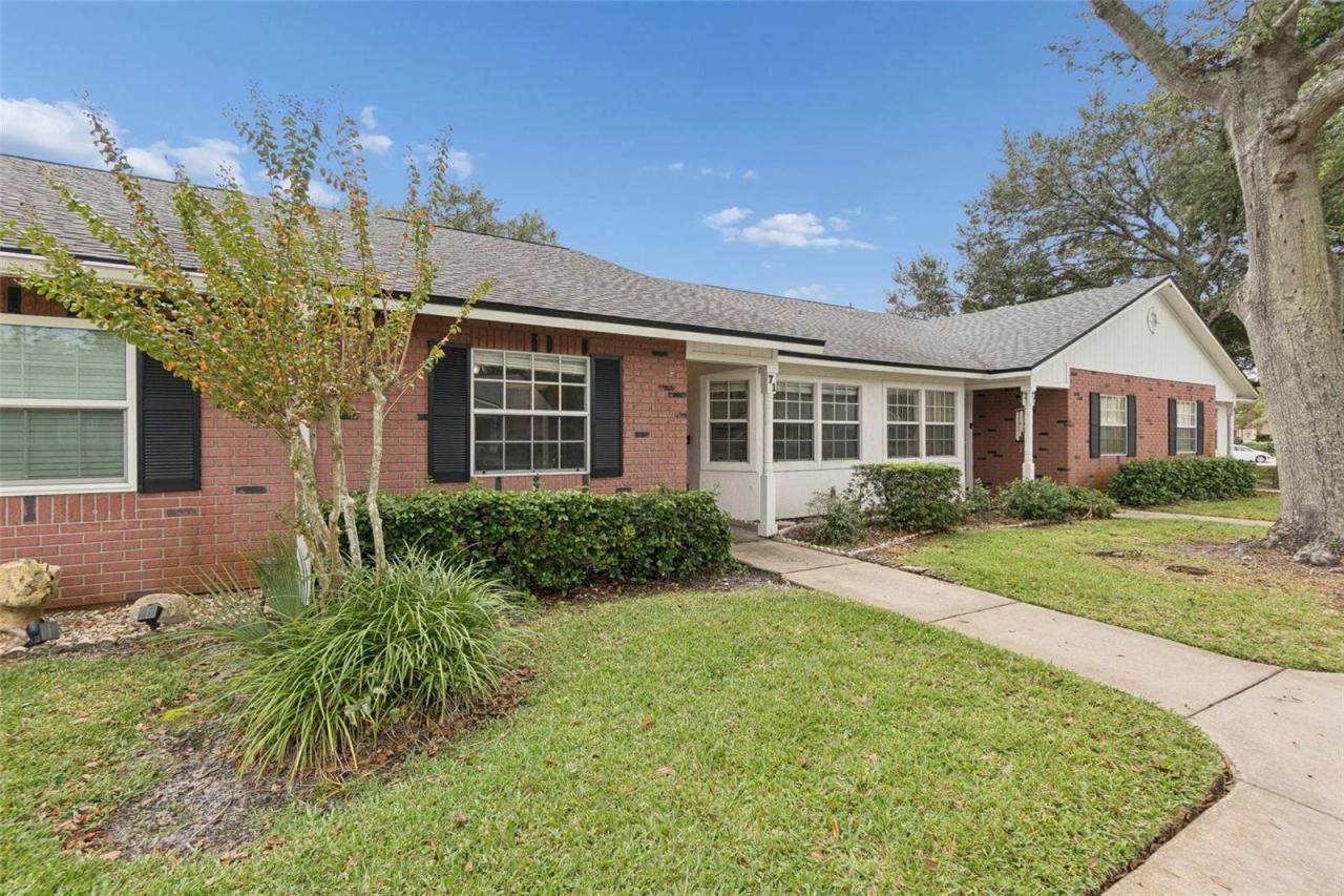 Photo 5 of 71 Kings Colony Ct S, Palm Coast, FL 32137