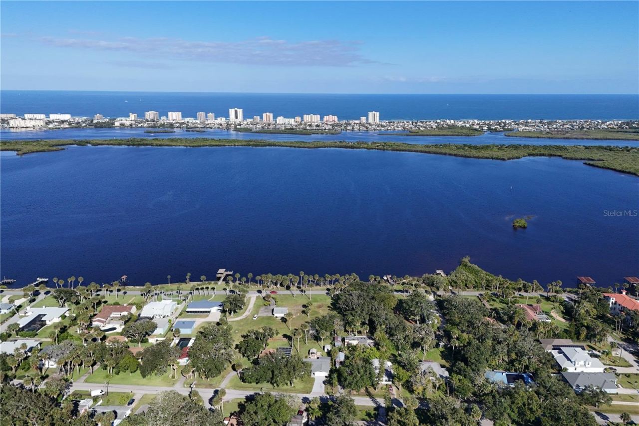 Photo 4 of 5040 Riverside Dr, Port Orange, FL 32127