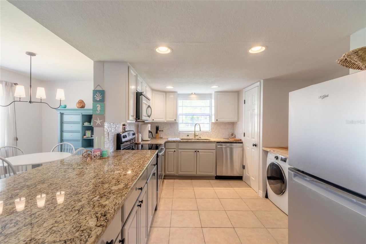 Photo 4 of 415 Banana Cay Dr #f, South Daytona, FL 32119