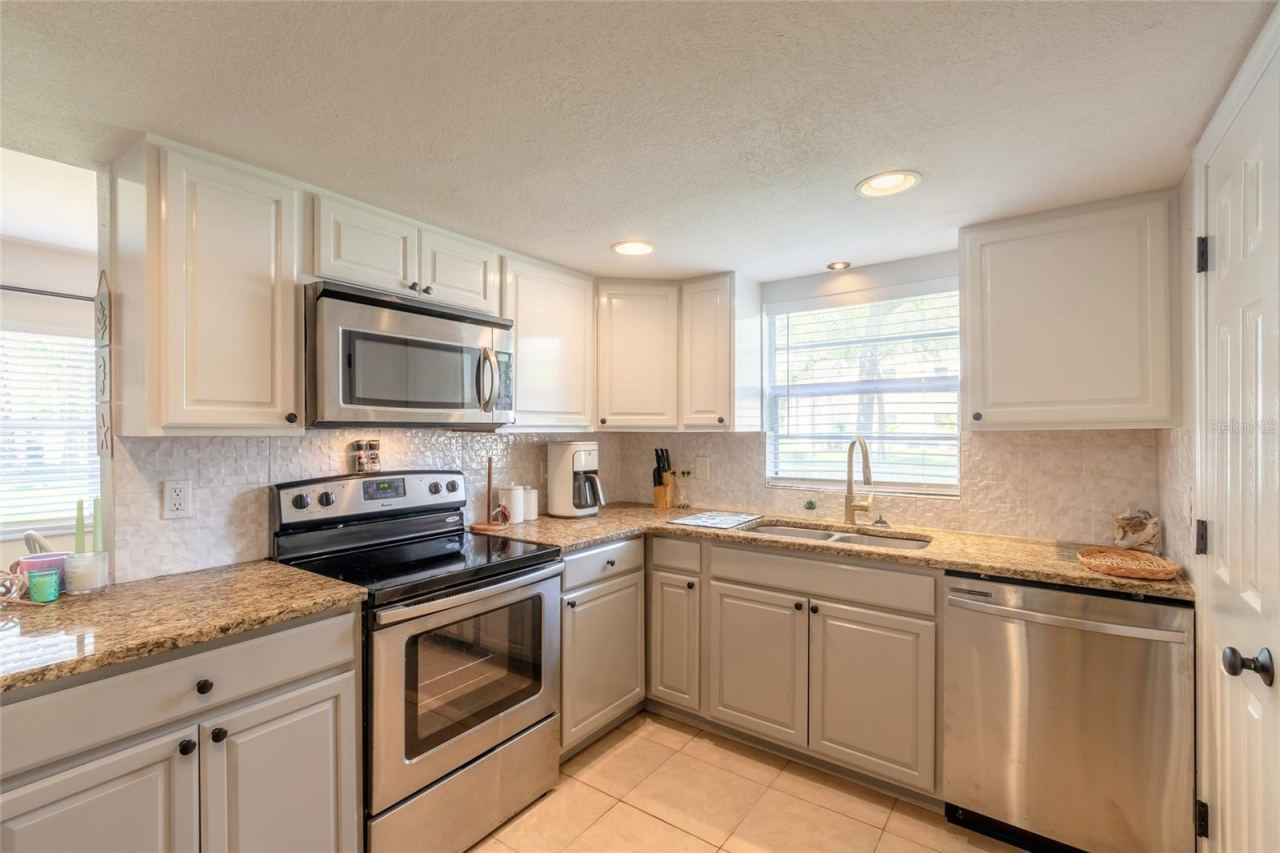 Photo 5 of 415 Banana Cay Dr #f, South Daytona, FL 32119