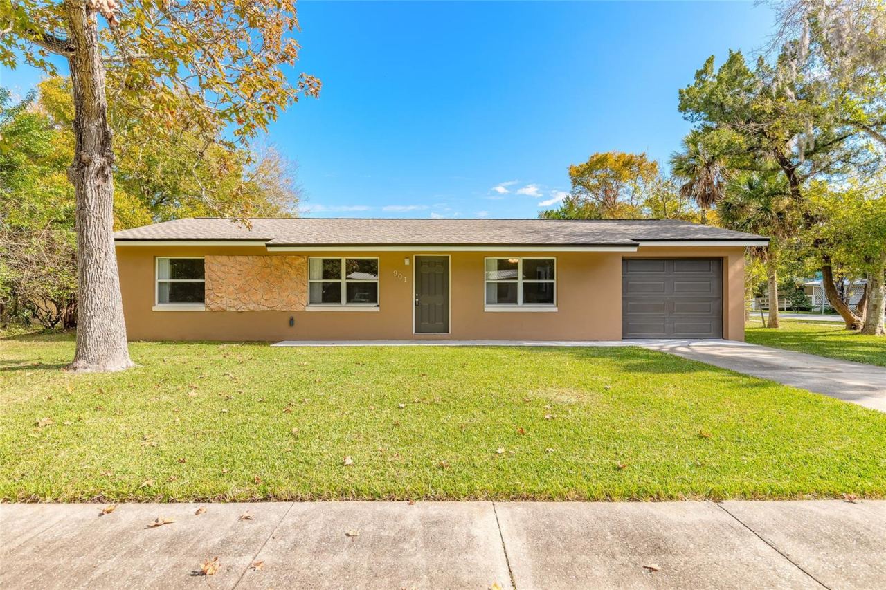 901 Damron St, Daytona Beach