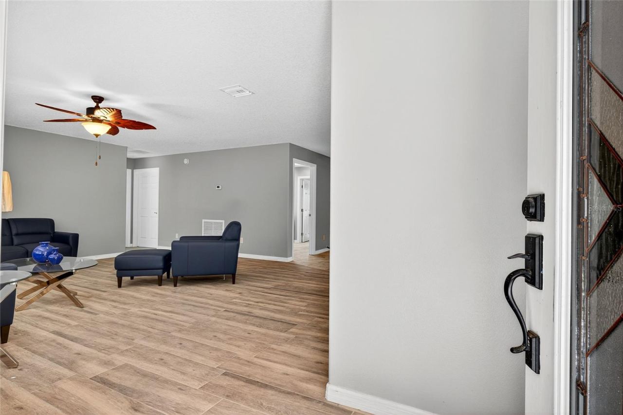 Photo 4 of 201 N West St, Interlachen, FL 32148