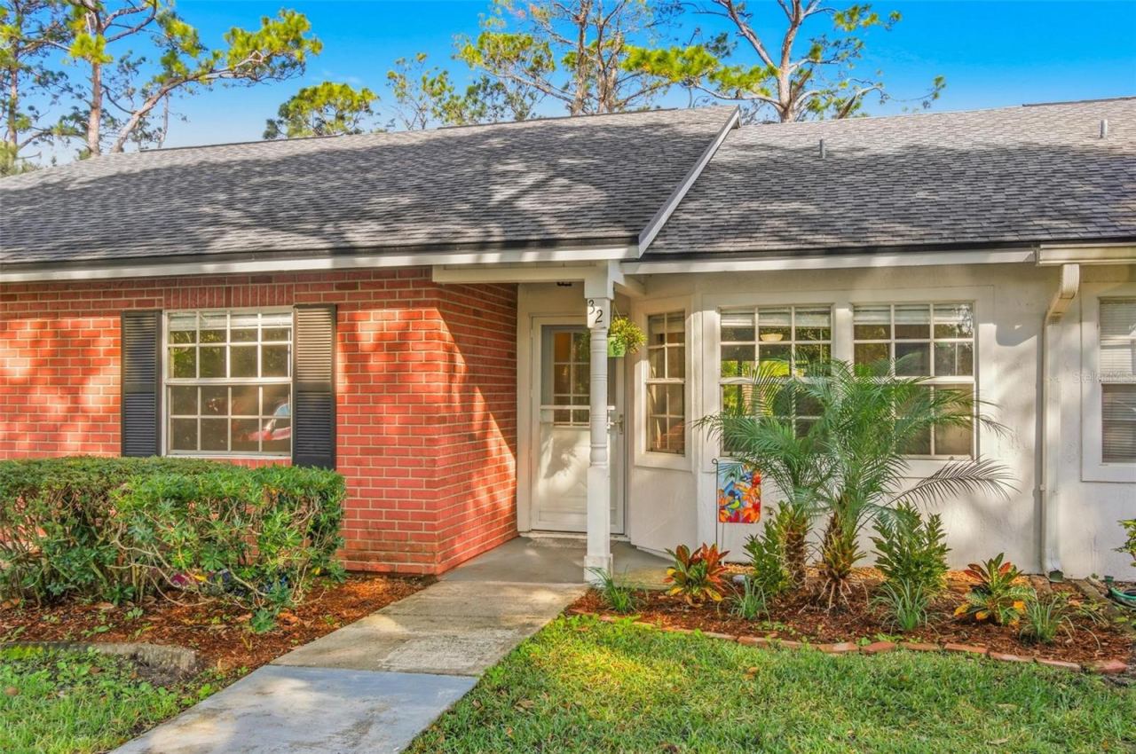 Photo 3 of 32 Kings Colony Ct, Palm Coast, FL 32137