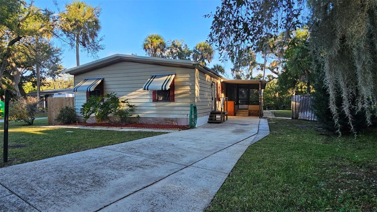 Photo 2 of 525 Mill Run Dr, New Smyrna Beach, FL 32168