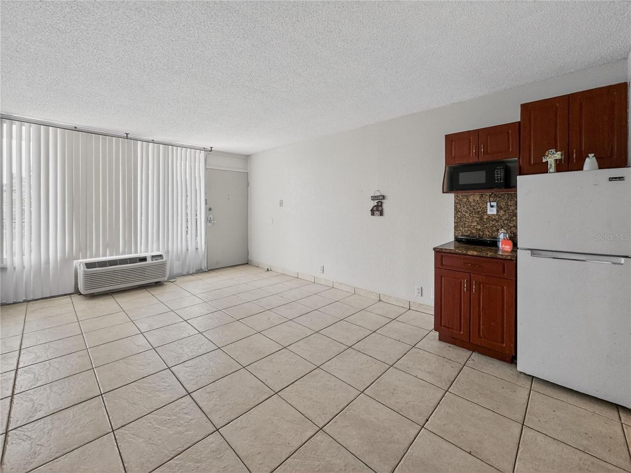 Photo 3 of 7900 S Orange Blossom Trl #2066, Orlando, FL 32809