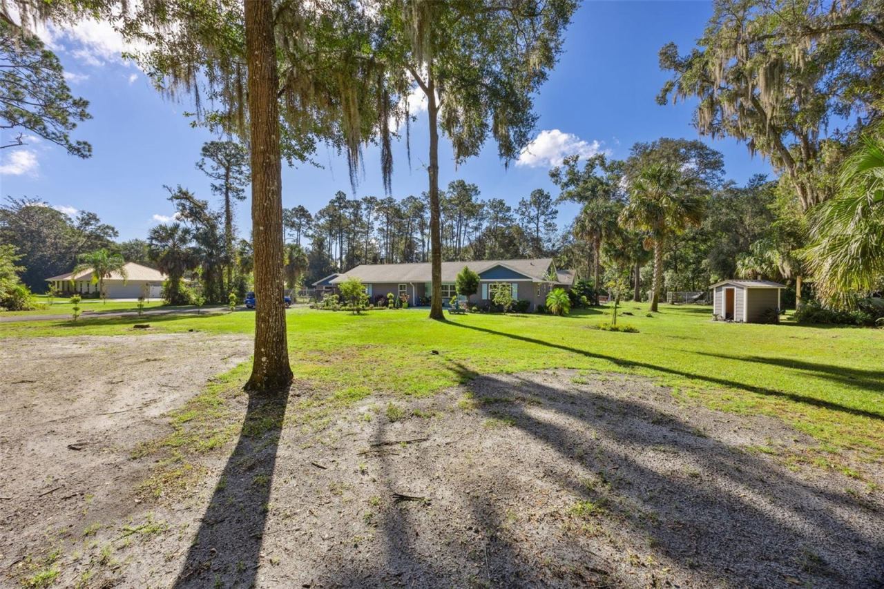 Photo 4 of 121 Herja Acre Ln, Palatka, FL 32177