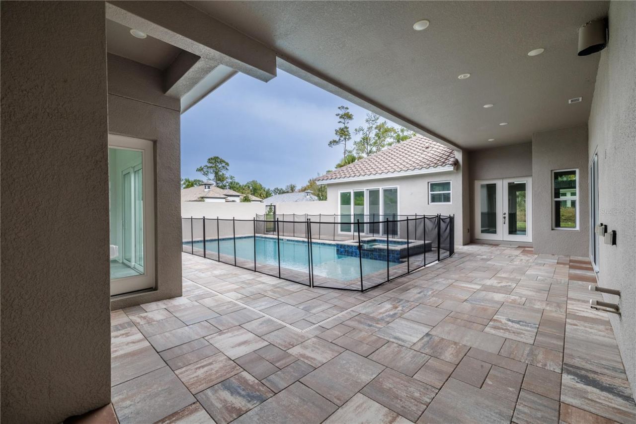 Photo 5 of 106 New Leatherwood Dr, Palm Coast, FL 32137