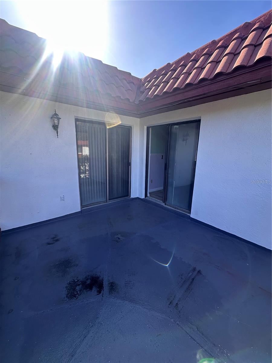 Photo 4 of 2016 Oak Meadow Cir, South Daytona, FL 32119
