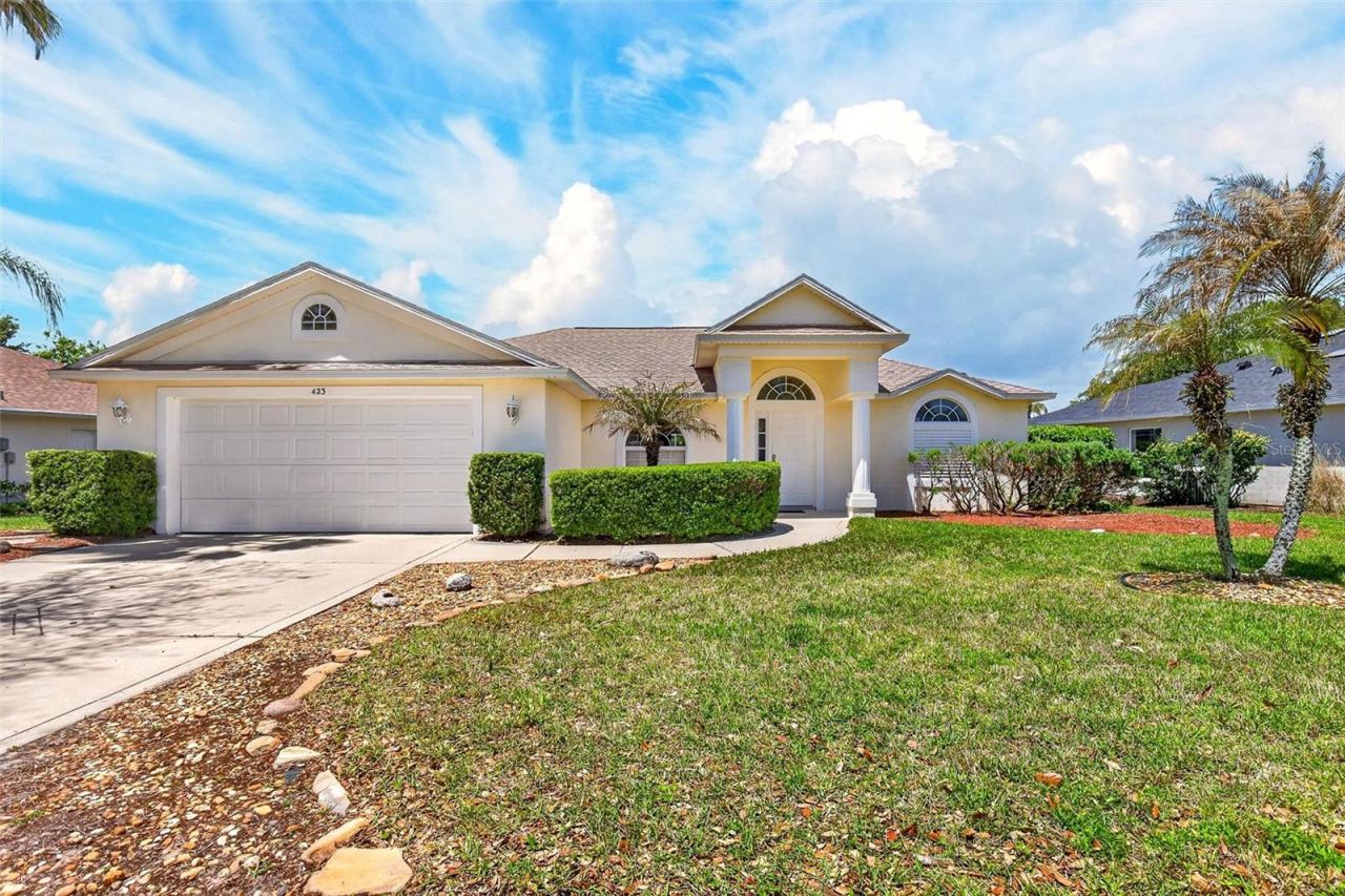 Photo 3 of 423 Phillips Creek Ln, New Smyrna Beach, FL 32168