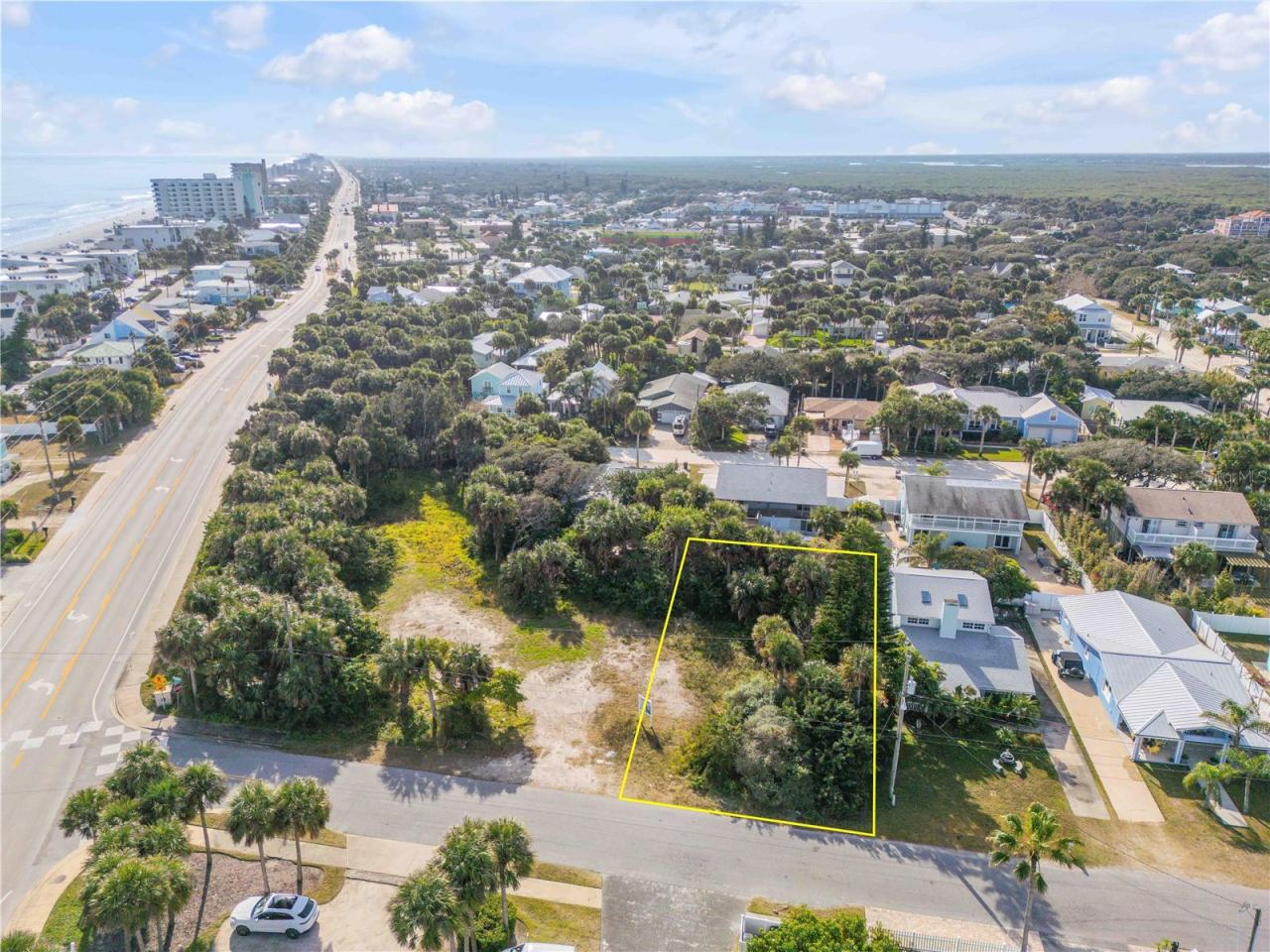 Photo 4 of 833 Maralyn Ave, New Smyrna Beach, FL 32169