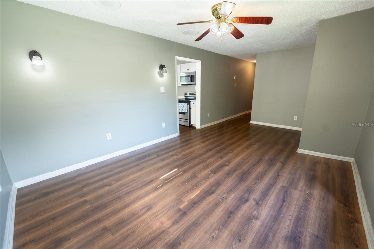 Photo 5 of 535 W Division St, Deland, FL 32720