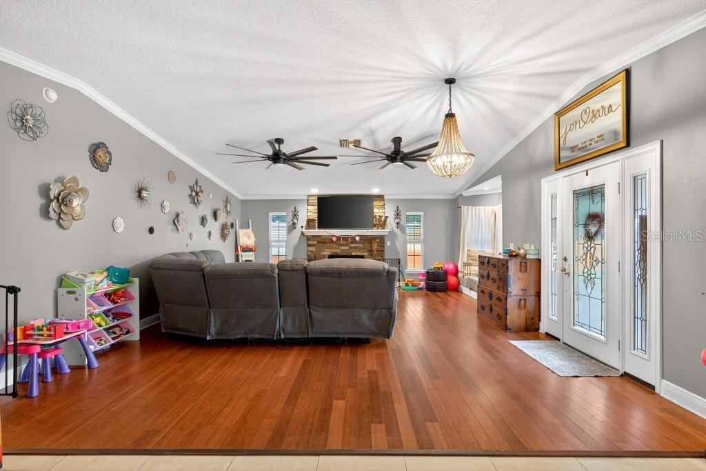Photo 5 of 746 W Washington Ave W, Lake Helen, FL 32744