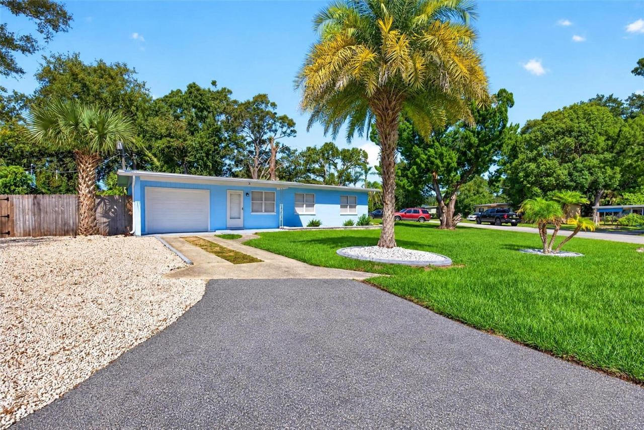 Photo 5 of 450 Card Ave, Holly Hill, FL 32117