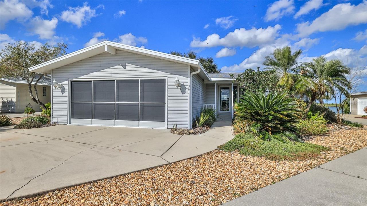 361 Marsh Landing Loop, Oak Hill