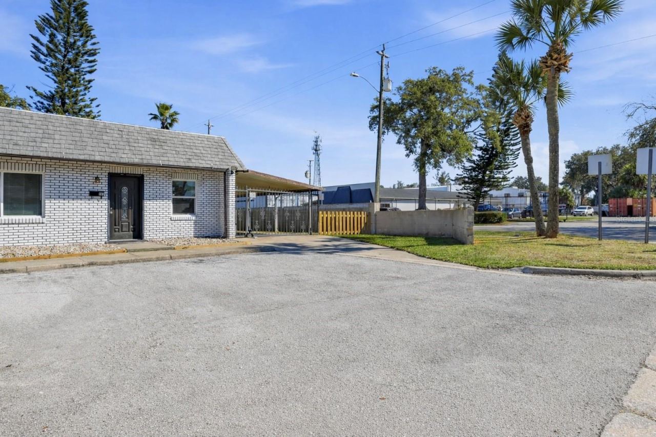 903 W Millard Ct, Daytona Beach