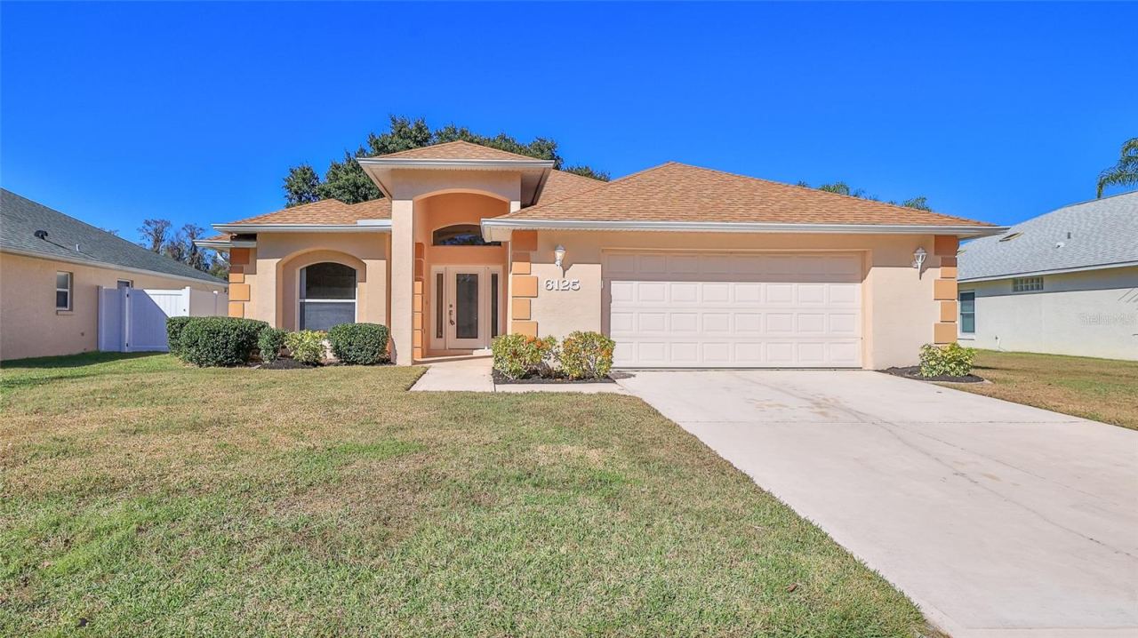 Photo 3 of 6125 Sabal Point Cir, Port Orange, FL 32128