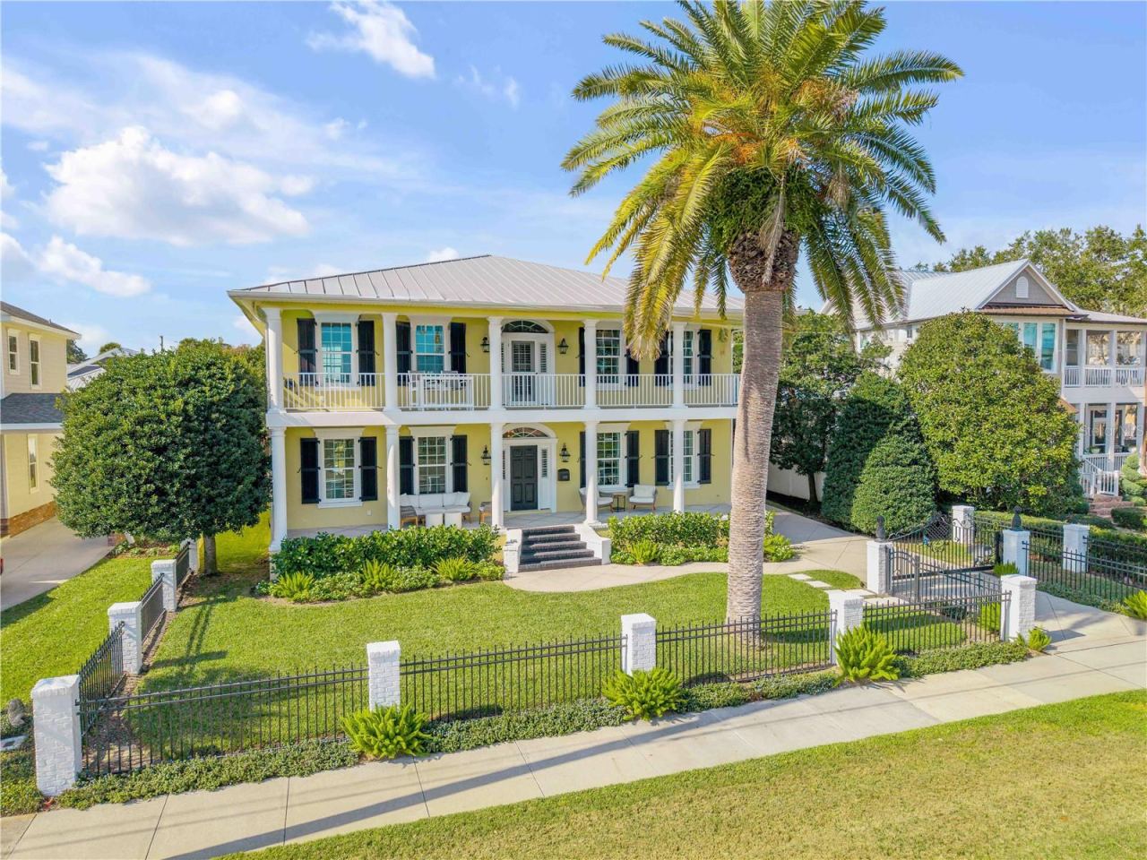 Photo 5 of 1212 S Riverside Dr, New Smyrna Beach, FL 32168