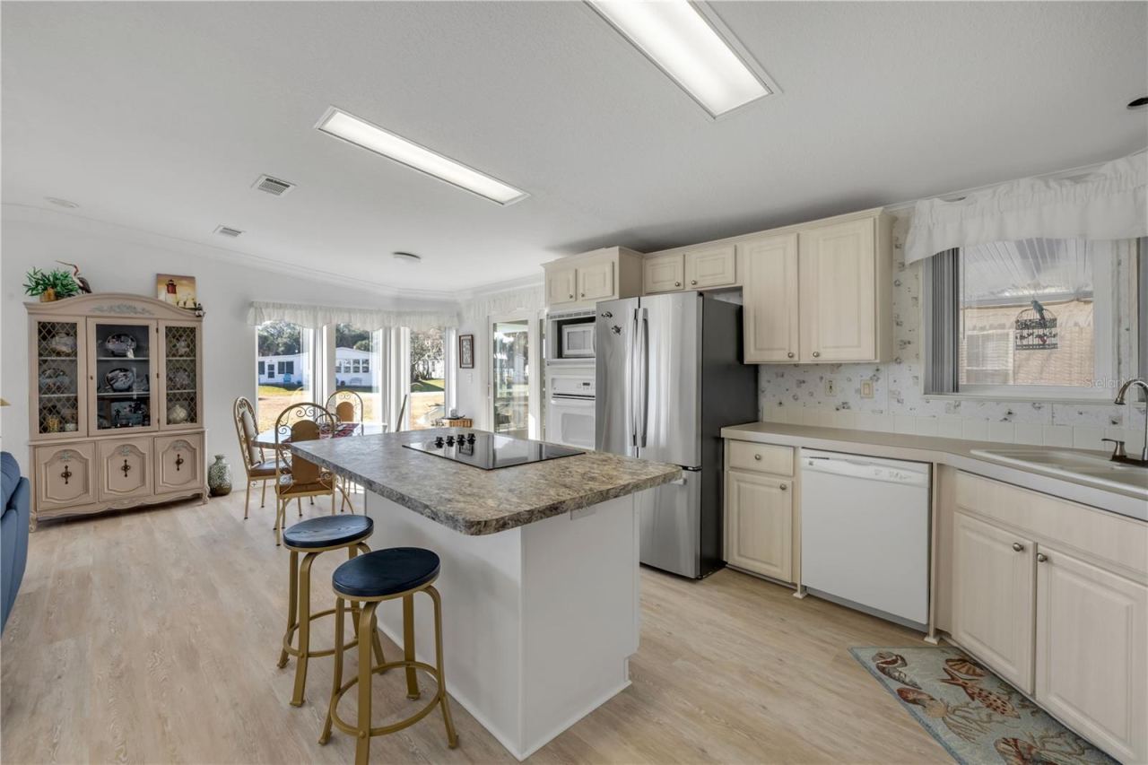 Photo 5 of 290 Navajo Dr, Oak Hill, FL 32759