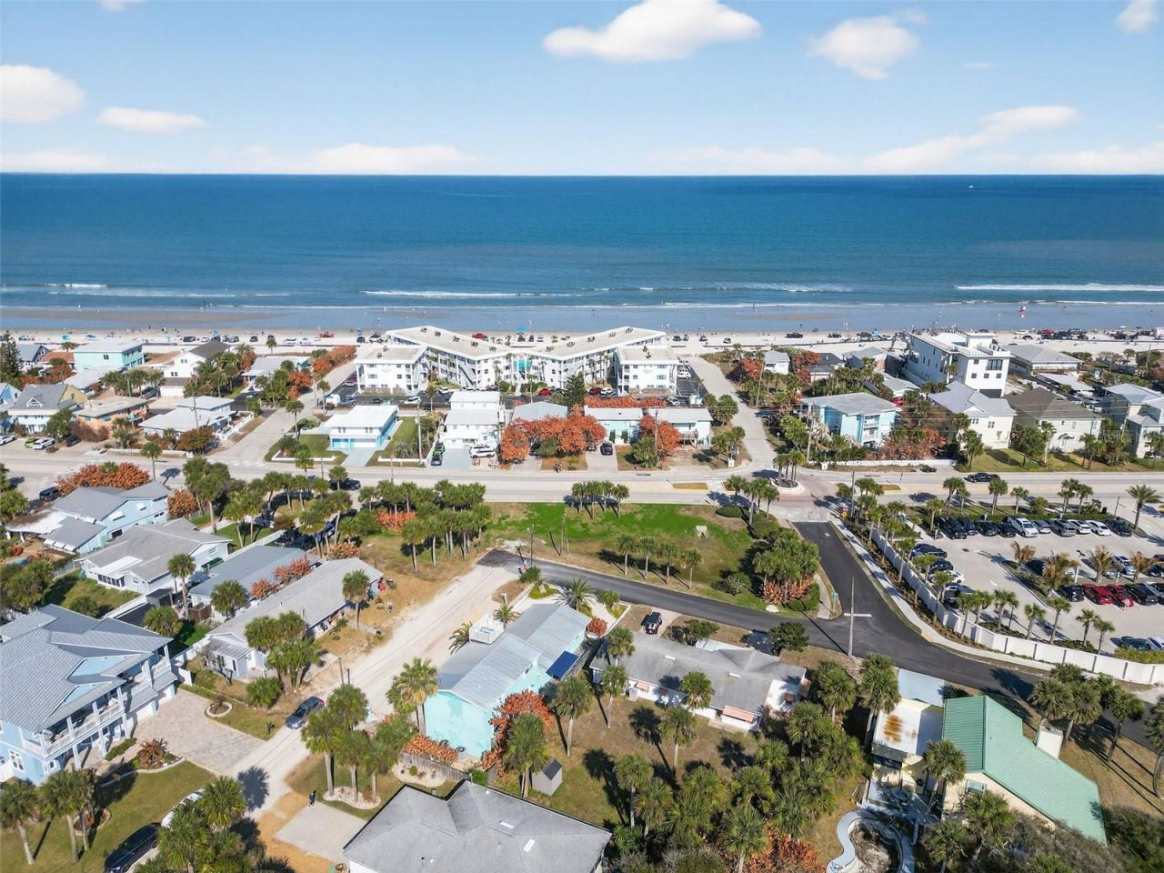 Photo 4 of 923 Locust St, New Smyrna Beach, FL 32169