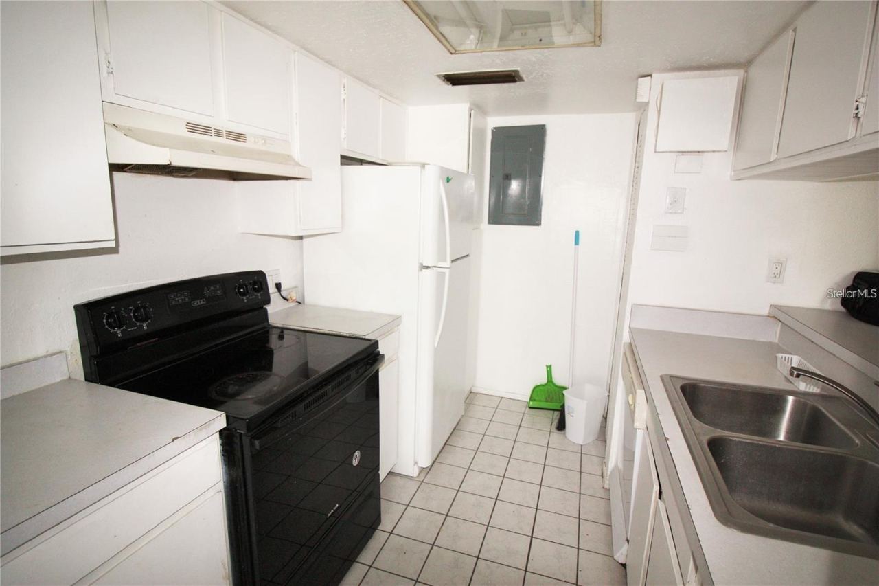 Photo 2 of 2117 Lyme Bay Dr #604, Orlando, FL 32839