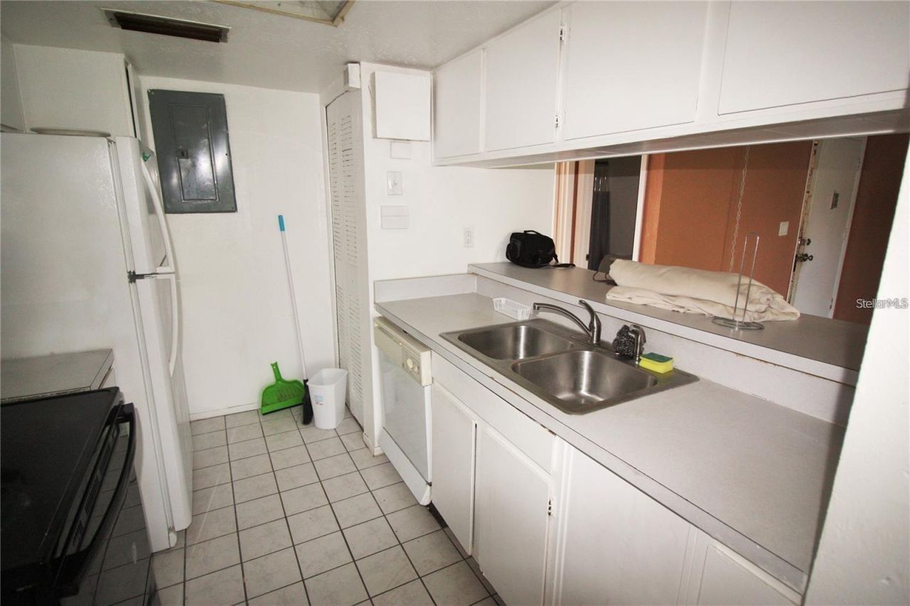 Photo 3 of 2117 Lyme Bay Dr #604, Orlando, FL 32839