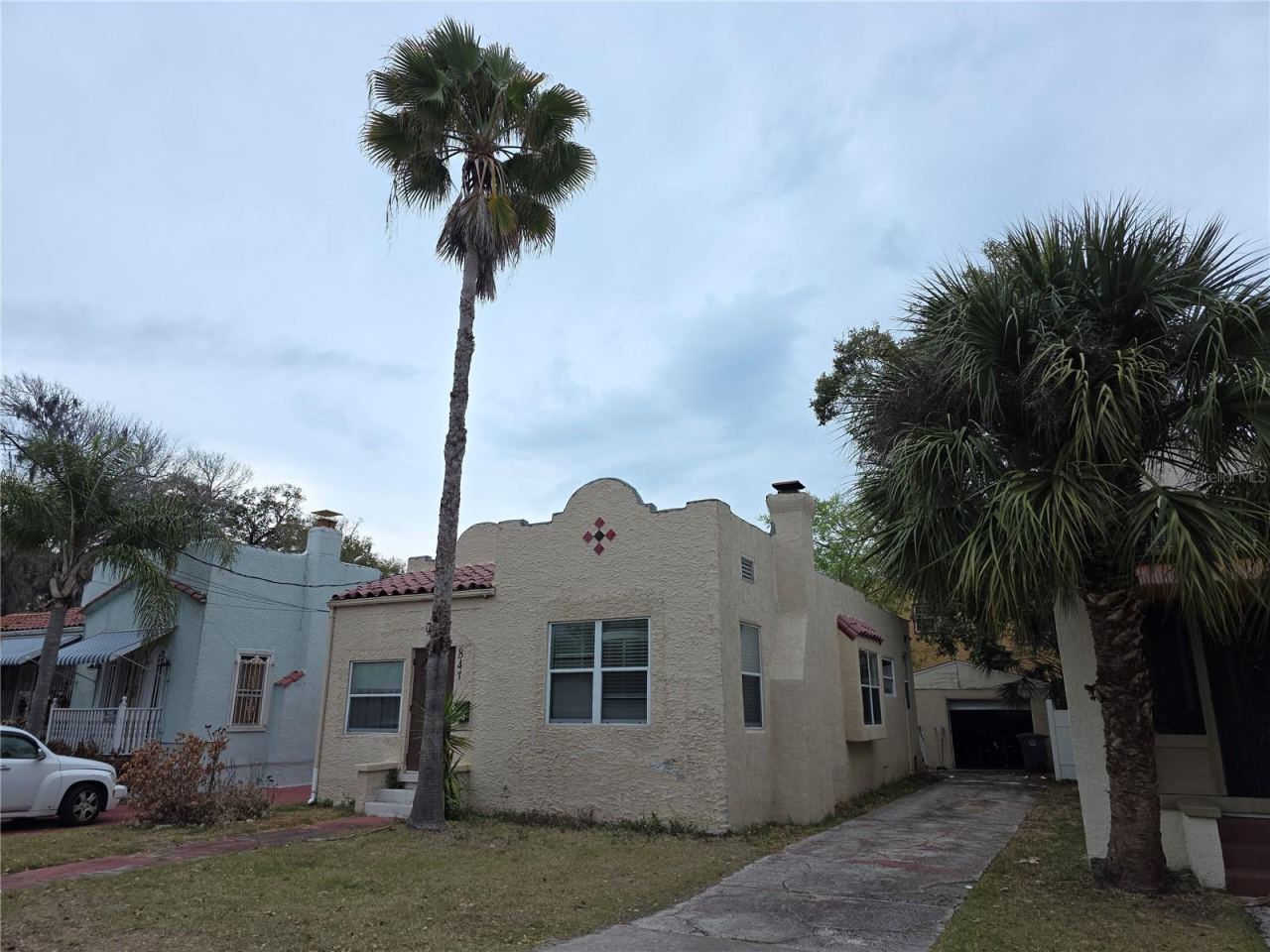 Photo 4 of 847 S Ridgewood Ave, Daytona Beach, FL 32114