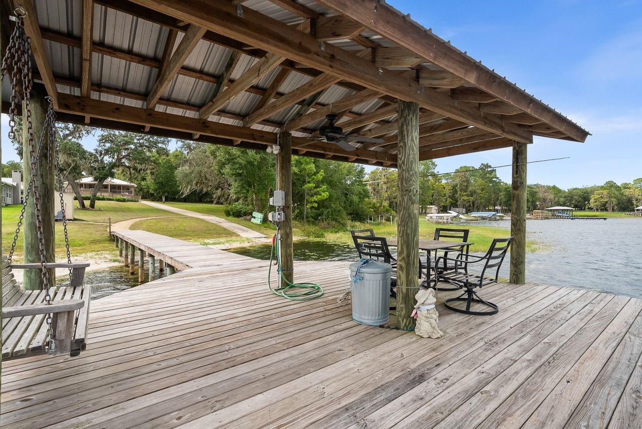 Photo 3 of 8449 Lilly Lake Rd, Melrose, FL 32666