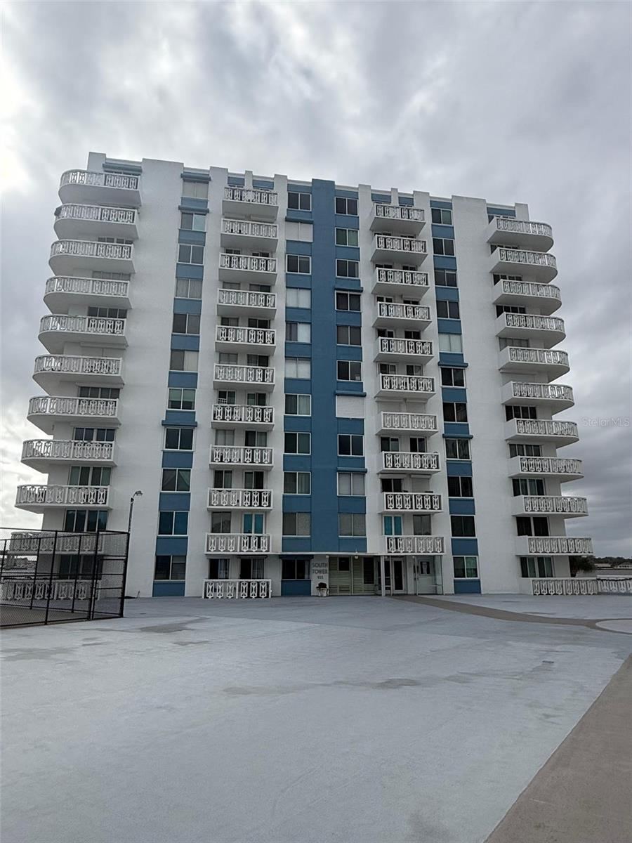 Photo 5 of 925 N Halifax Ave #102, Daytona Beach, FL 32118