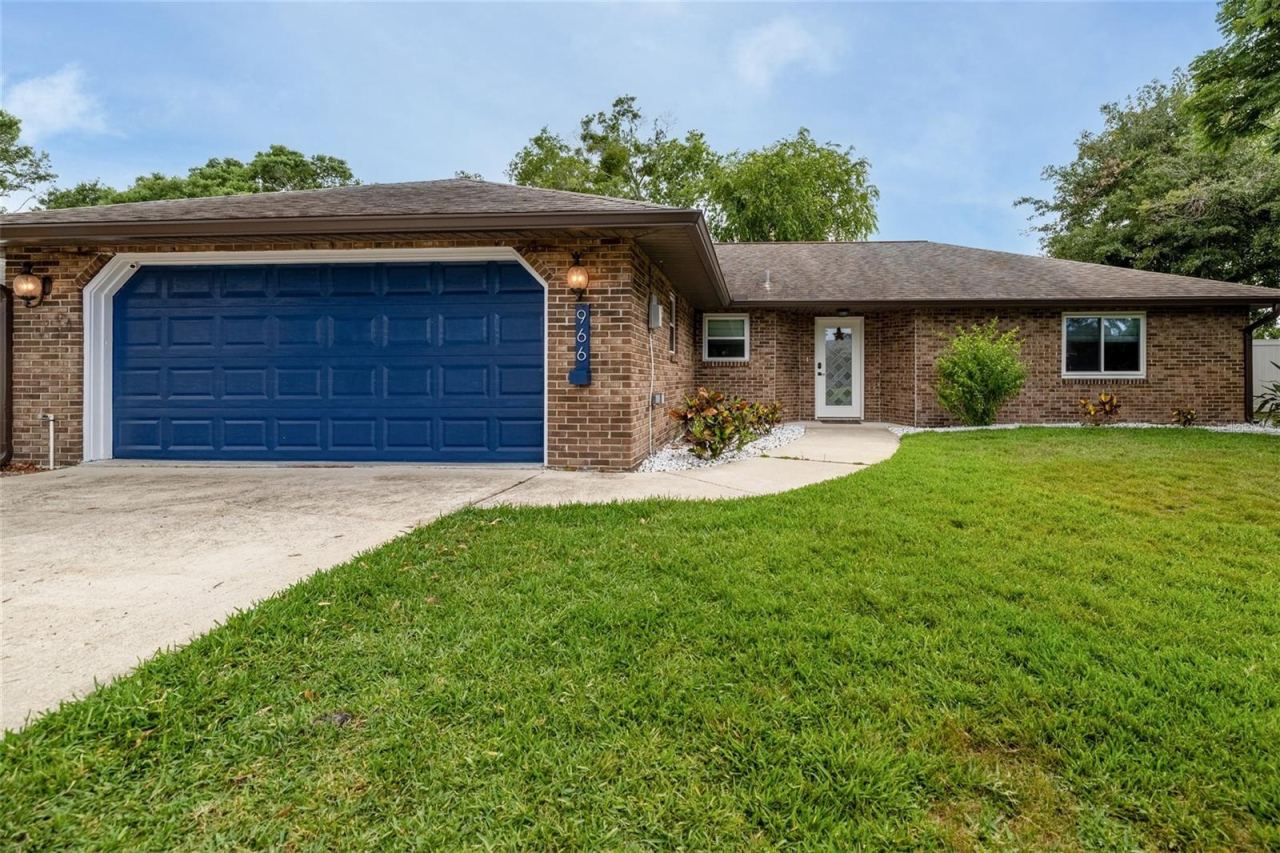 Photo 2 of 966 Bramble Bush Cir W, Port Orange, FL 32127