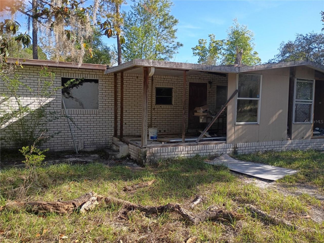 Photo 4 of 112 Thompson Ave, Interlachen, FL 32148