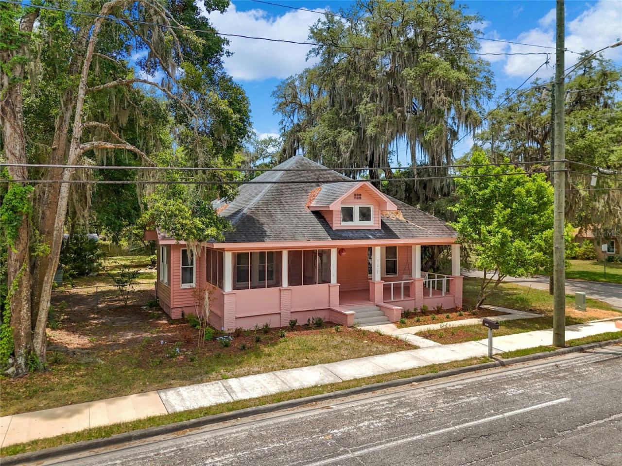 Photo 2 of 21927 Se 69th Ave, Hawthorne, FL 32640
