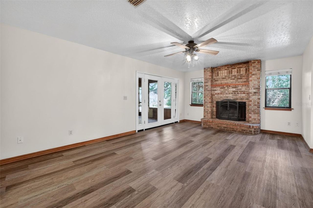 Photo 3 of 3380 Lionel Rd, Mims, FL 32754