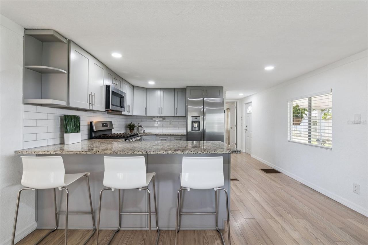 Photo 5 of 511 Flamingo Ln, Osteen, FL 32764