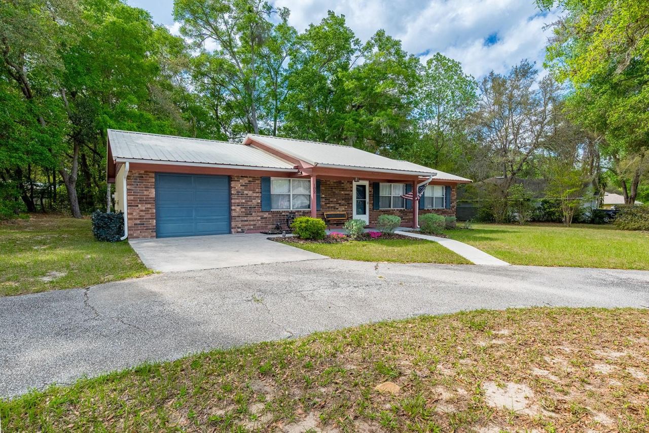 Photo 4 of 102 Swans Nest Cir, Melrose, FL 32666