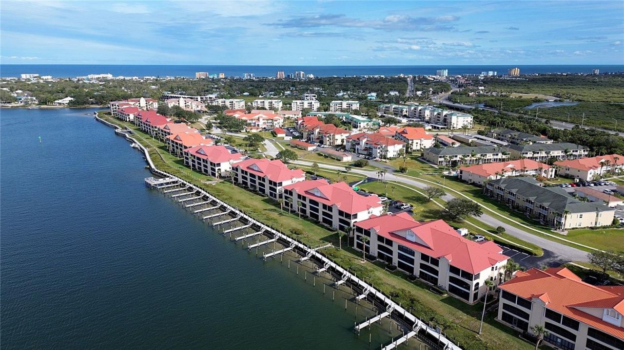 Photo 4 of 441 Bouchelle Dr #202, New Smyrna Beach, FL 32169