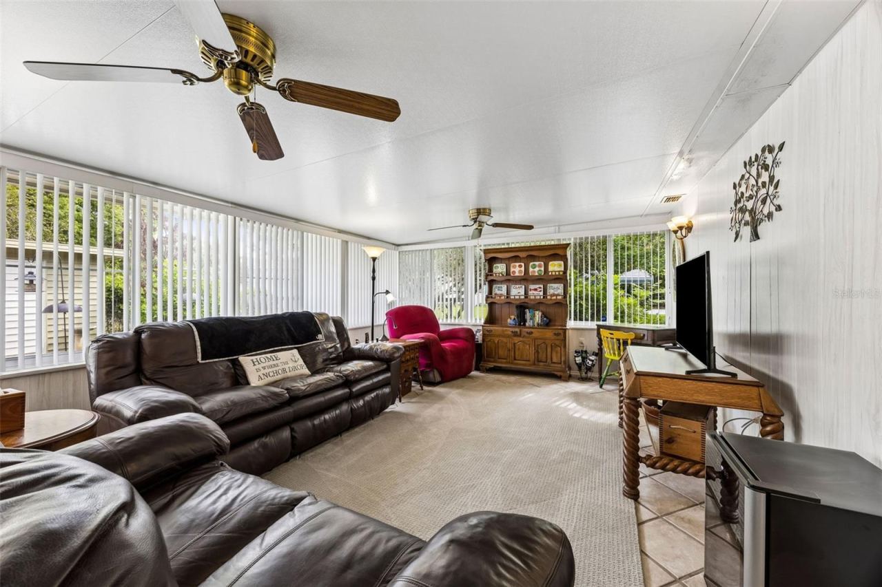 Photo 5 of 110 Shaffer Ave, Crescent City, FL 32112