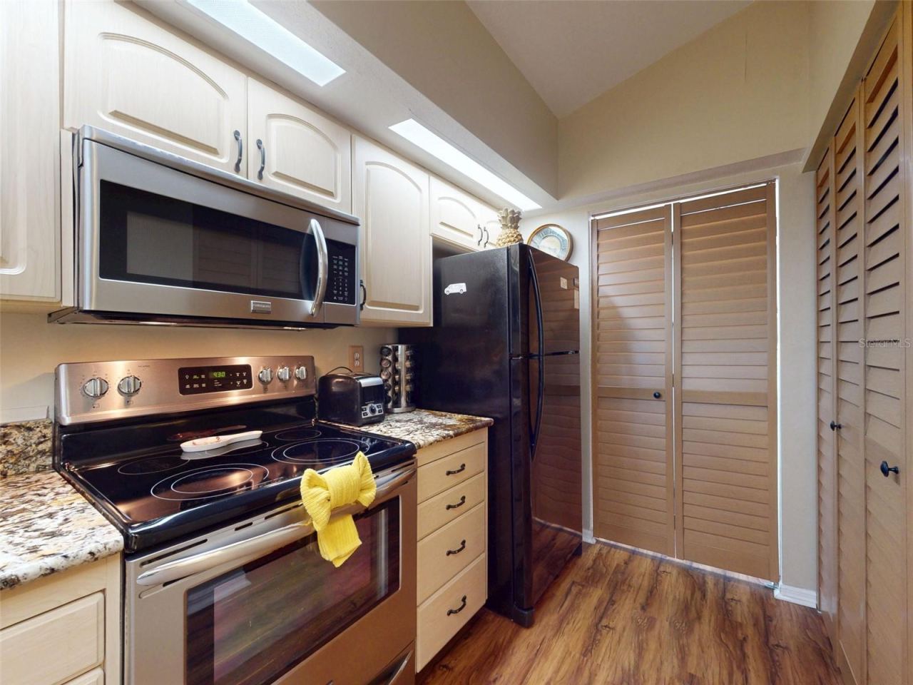 Photo 4 of 402 Bouchelle Dr #206, New Smyrna Beach, FL 32169