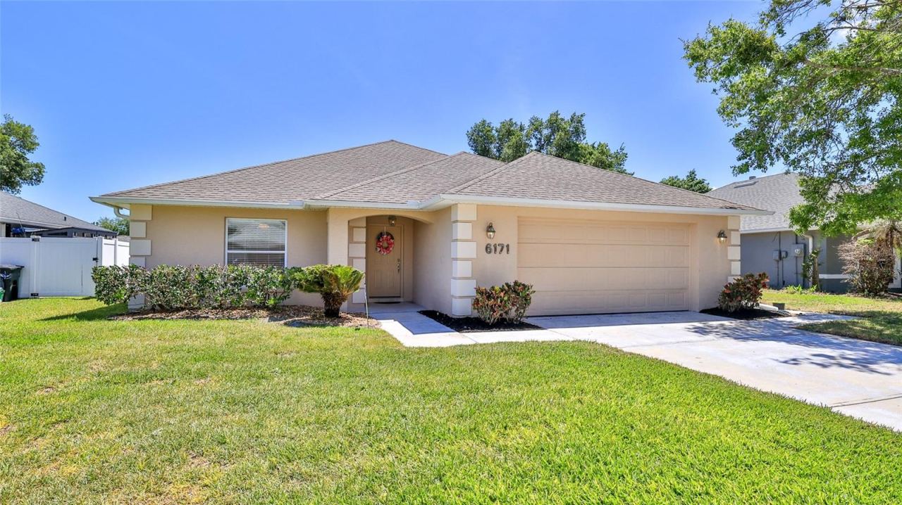 Photo 2 of 6171 Sabal Point Cir, Port Orange, FL 32128