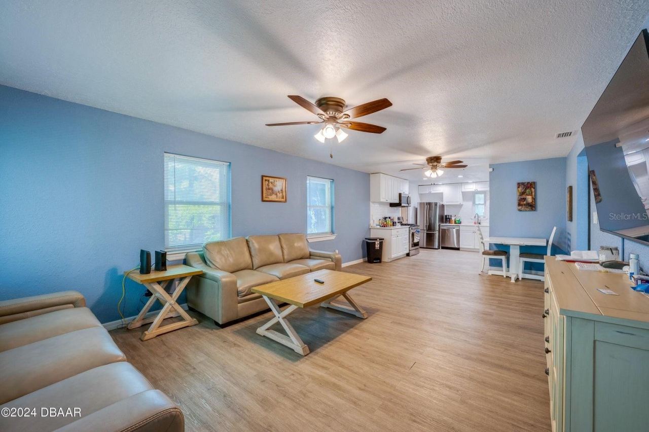 Photo 4 of 112 Center St, Daytona Beach, FL 32117